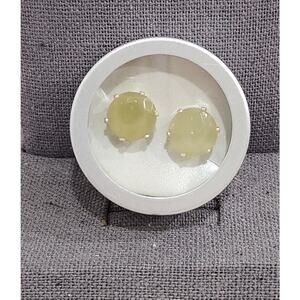 Light Green .5 Inch Stone Stud Earrings NIB Lightweight
